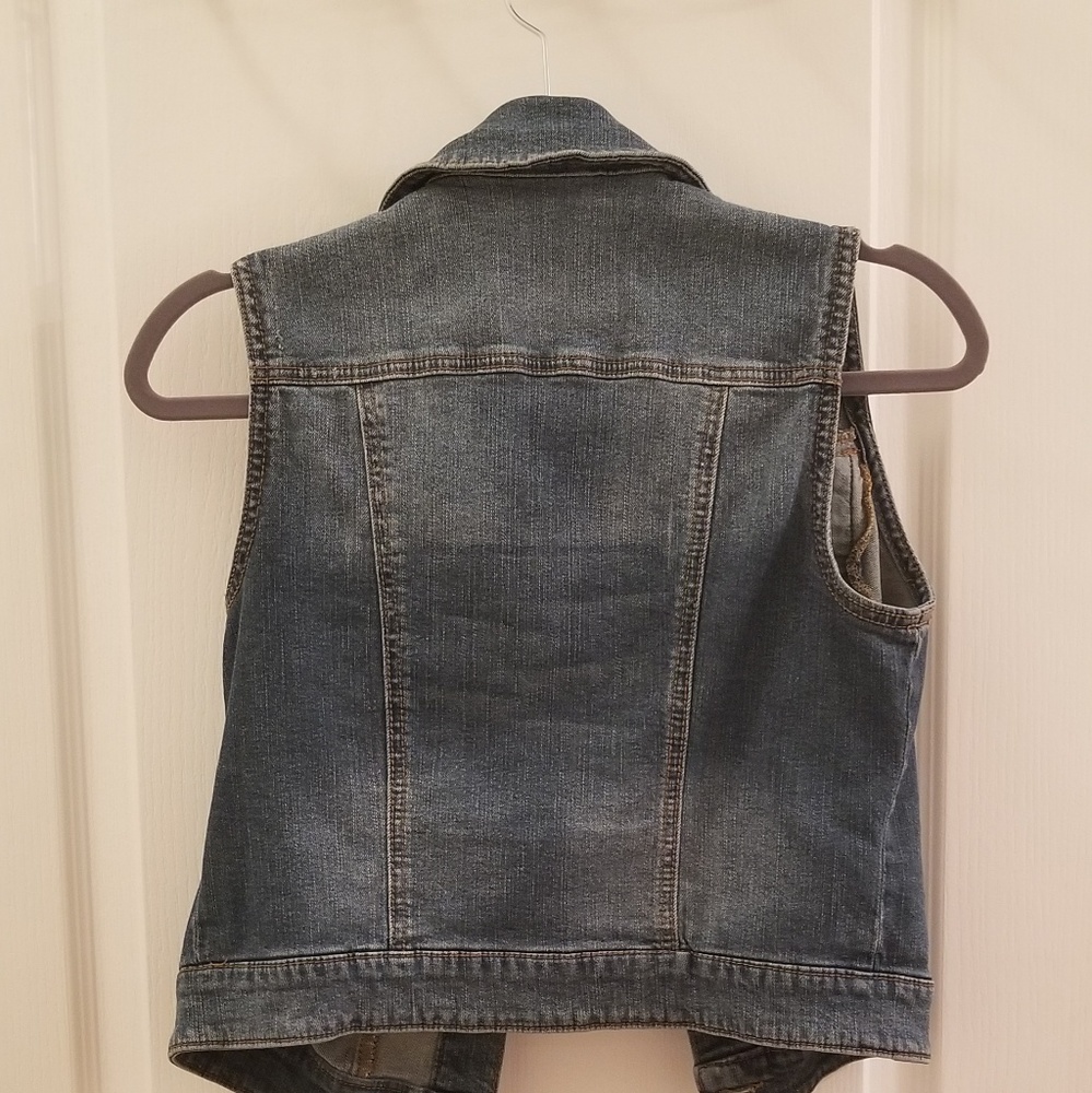 Denim Sleeveless Jacket - Picture 2 of 3